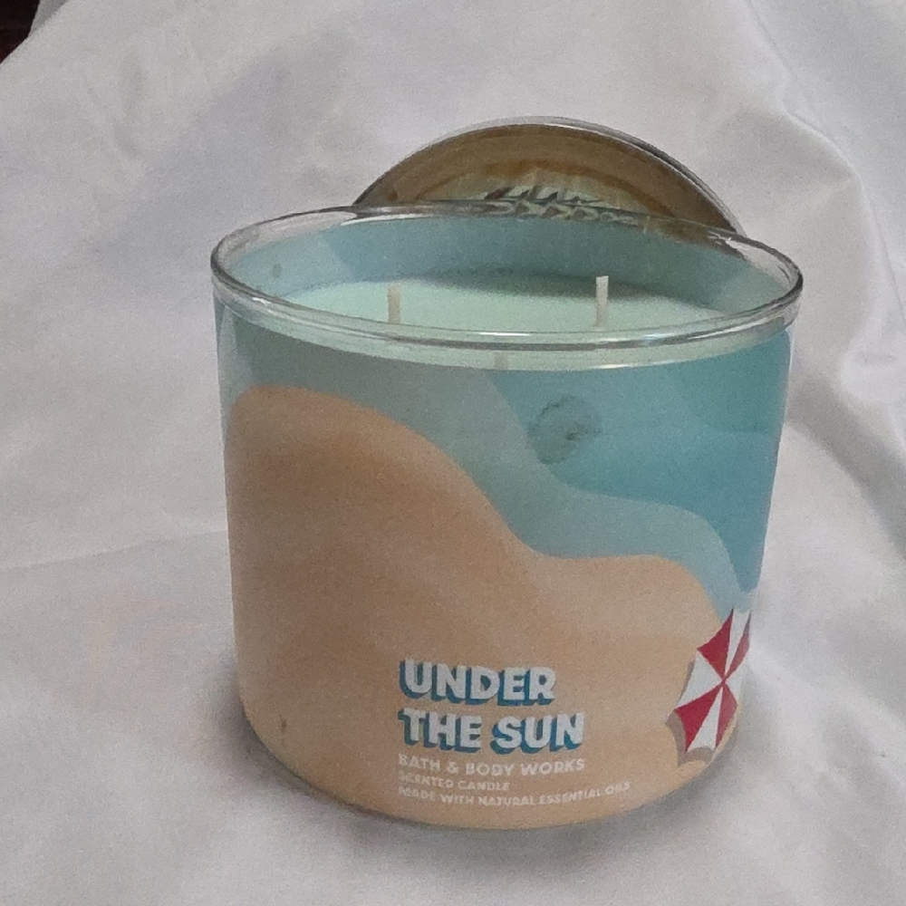 Bath & Body Works Under the Sun Candle - Blue and Tan
